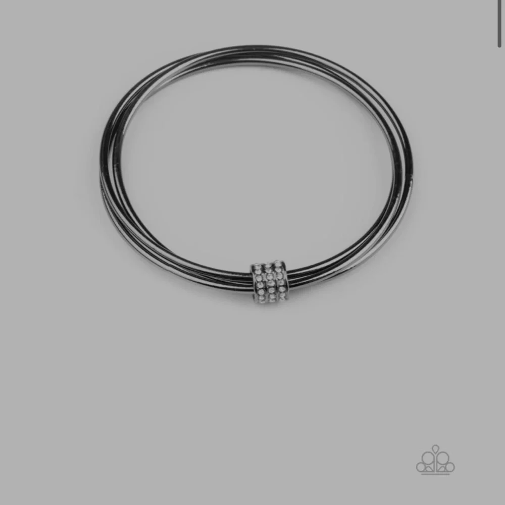 Roll Put the Rhinestone NWT Bracelet